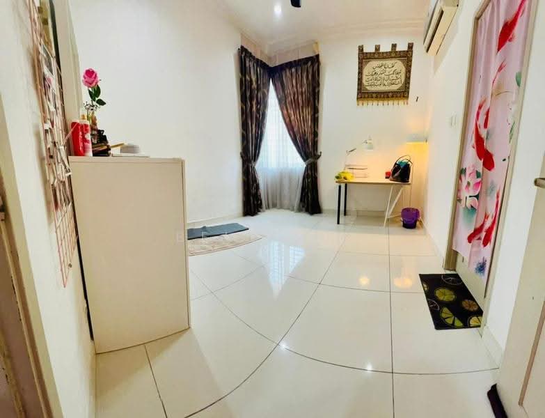 Bungalow House for Sale in Taman Gaya (Ulu Tiram) - Bella Ho - Study - PropertyGuru.com.my