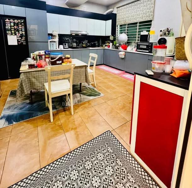 Bungalow House for Sale in Taman Gaya (Ulu Tiram) - Bella Ho - Kitchen - PropertyGuru.com.my