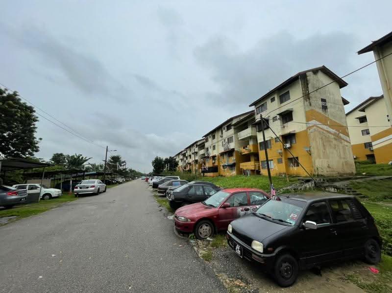 Rumah Flat untuk Dijual di Flat Bandar Selesa Jaya @ Jalan Silat Gayong - Jun Xiong Tan - Exterior - PropertyGuru.com.my