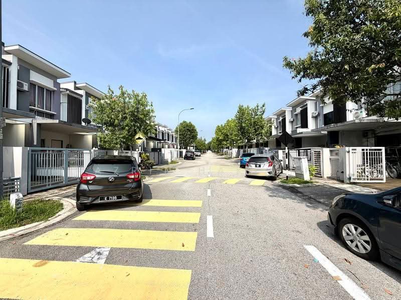 Rumah Teres 2-Tingkat untuk Dijual di Bandar Tasik Puteri (Rawang) - Nazrin Hakimin - PropertyGuru.com.my