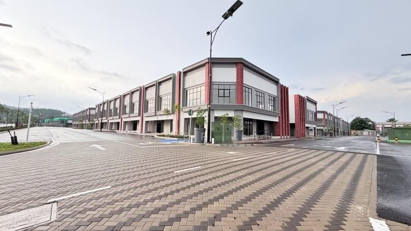 Shop for Rent in Bandar Gamuda Gardens (Rawang) - Amber Lai - Exterior - PropertyGuru.com.my