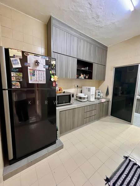 2-storey Terraced House for Sale in Taman Universiti Indah (Seri Kembangan) - Kerwin Ang - Kitchen - PropertyGuru.com.my