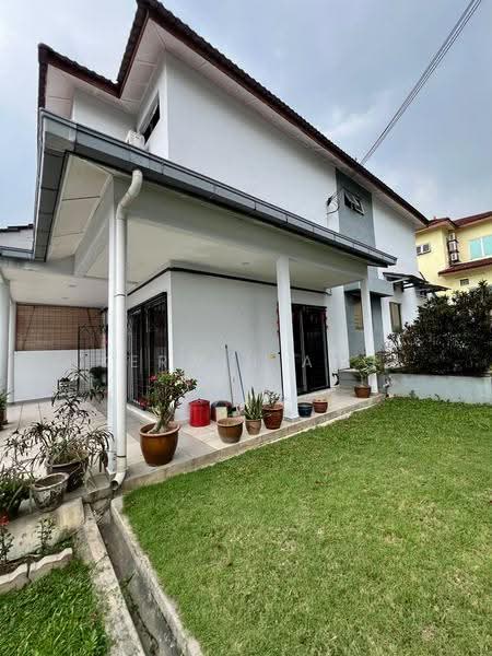 2-storey Terraced House for Sale in Taman Universiti Indah (Seri Kembangan) - Kerwin Ang - Exterior - PropertyGuru.com.my