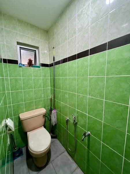 2-storey Terraced House for Sale in Taman Universiti Indah (Seri Kembangan) - Kerwin Ang - Bathroom - PropertyGuru.com.my