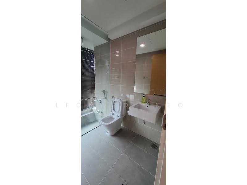 Kediaman Servis untuk Dijual di Setia SKY Residences - Leonard Tneo - Bathroom - PropertyGuru.com.my