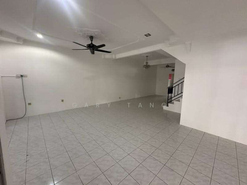 Rumah Teres 2-Tingkat untuk Dijual di Taman Ampang Indah (Ipoh) - Gary Tang - Living Room - PropertyGuru.com.my