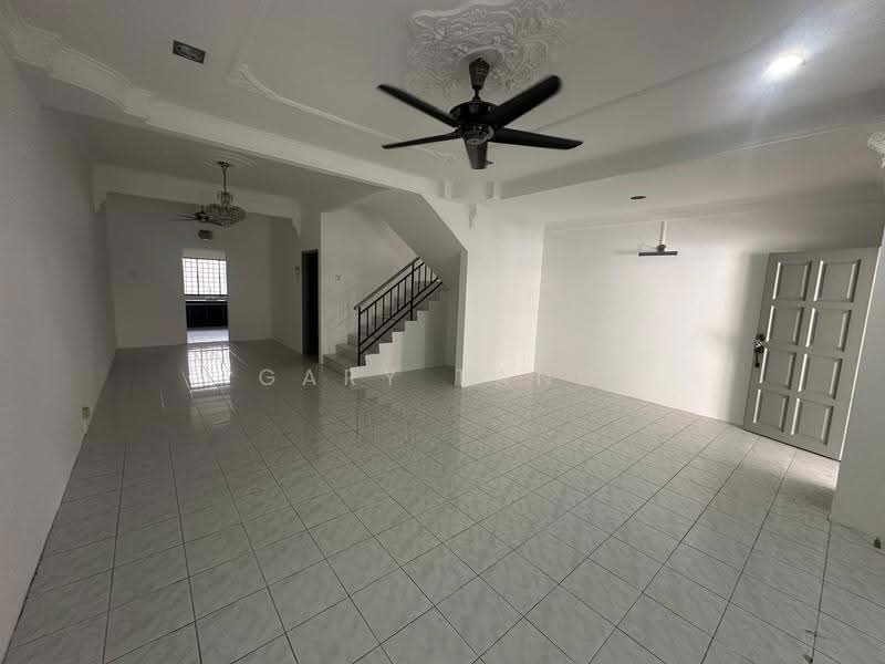 Rumah Teres 2-Tingkat untuk Dijual di Taman Ampang Indah (Ipoh) - Gary Tang - Living Room - PropertyGuru.com.my