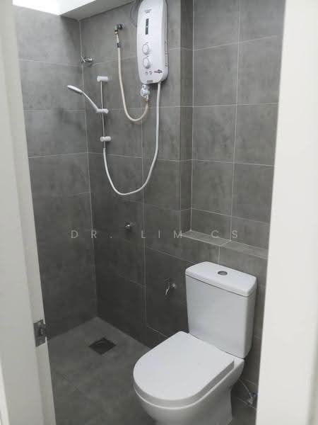 Rumah Teres 2-Tingkat untuk Disewa di Cybersouth (Dengkil) - Dr. Lim CS - Bathroom - PropertyGuru.com.my