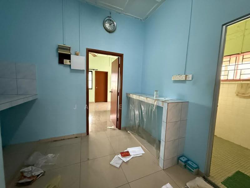 Semi-Detached House for Sale in Taman Majidee (Johor Bahru) - Jayden Ng - Kitchen - PropertyGuru.com.my