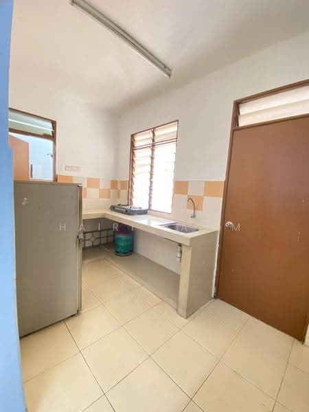 Pangsapuri untuk Dijual di Mentari Court - Hairi Halim - Kitchen - PropertyGuru.com.my