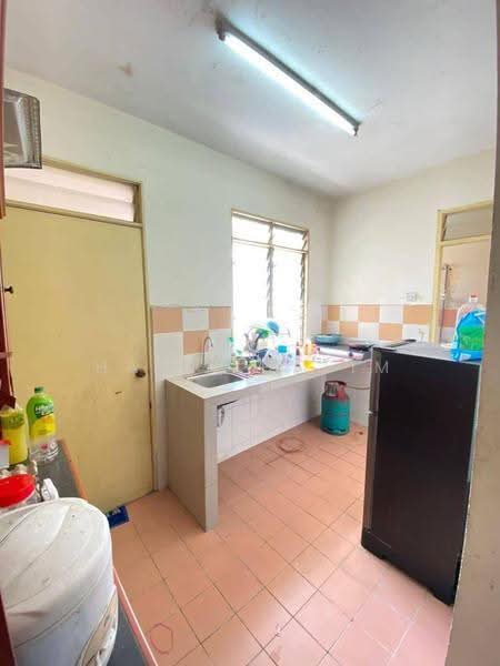 Pangsapuri untuk Dijual di Mentari Court - Hairi Halim - Kitchen - PropertyGuru.com.my