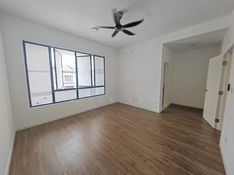 Rumah Teres 2-Tingkat untuk Disewa di Kota Emerald (Rawang) - Alice Low - Living Room - PropertyGuru.com.my