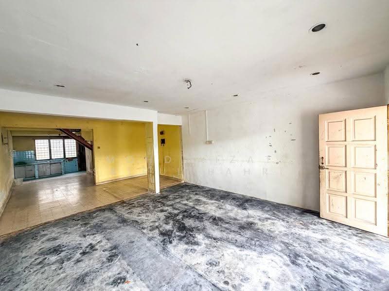 2-storey Terraced House for Sale in Taman Bukit Anggerik (Cheras) - Mohd Aizat Saiful Bahri - Kitchen - PropertyGuru.com.my