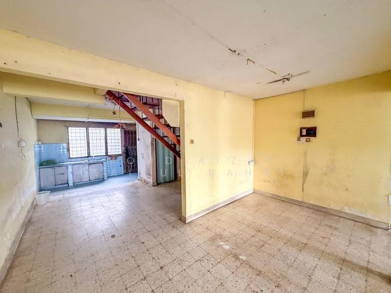 2-storey Terraced House for Sale in Taman Bukit Anggerik (Cheras) - Mohd Aizat Saiful Bahri - Kitchen - PropertyGuru.com.my