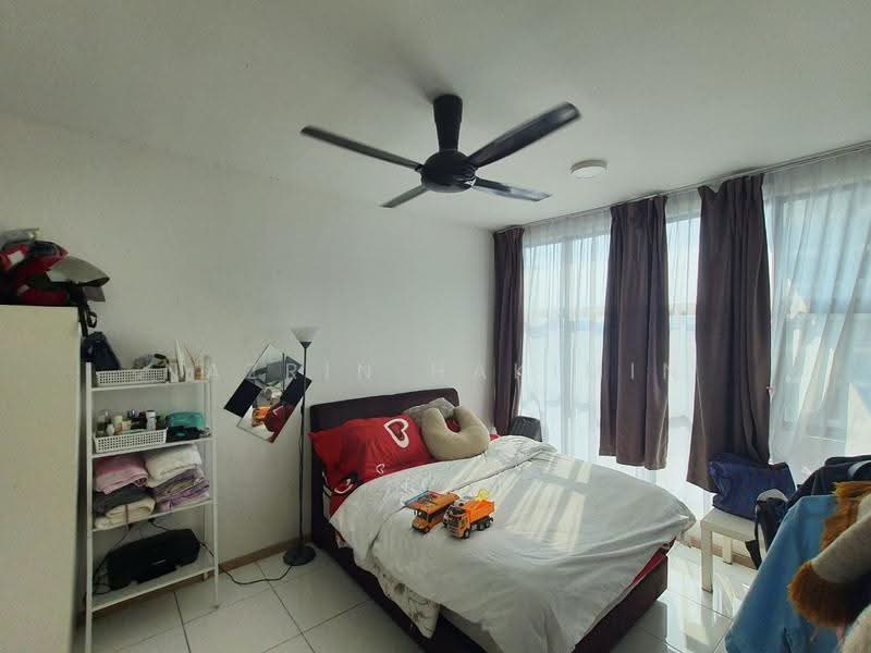 Kediaman Servis untuk Dijual di Vista Alam - Nazrin Hakimin - Bedroom - PropertyGuru.com.my
