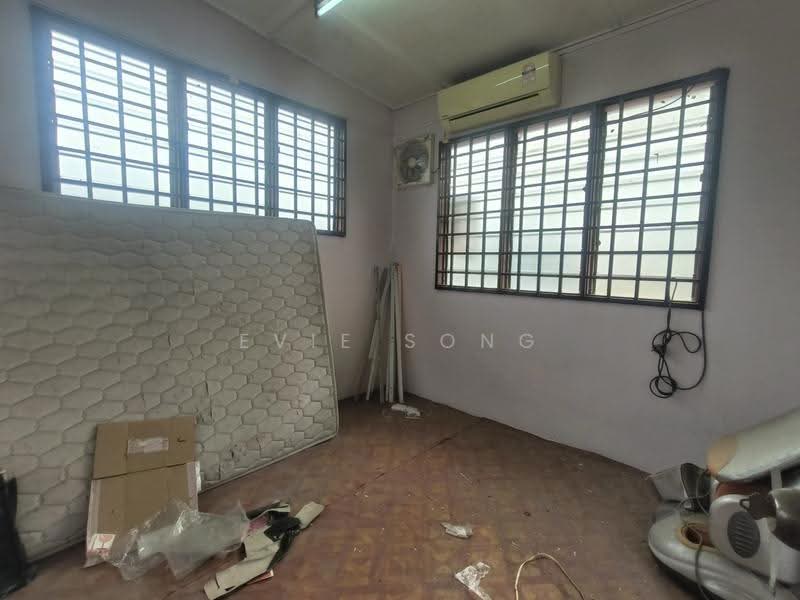 1-storey Terraced House for Sale in Kampung Baru Skudai (Skudai) - Evie Song - PropertyGuru.com.my