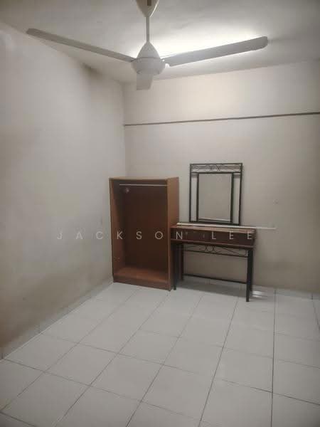 Apartment for Rent at Pangsapuri Subang Suria - Jackson Lee - Bedroom - PropertyGuru.com.my