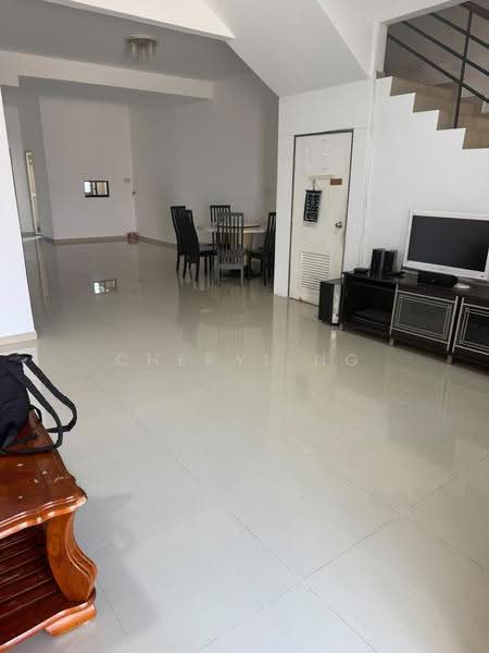 Rumah Teres 2-Tingkat untuk Disewa di Taman Desa Tebrau (Tebrau) - Cheryl Ng - Living Room - PropertyGuru.com.my
