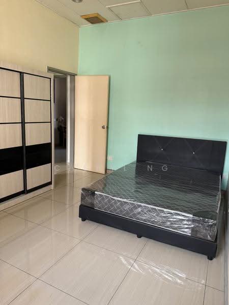 Rumah Teres 2-Tingkat untuk Disewa di Taman Desa Tebrau (Tebrau) - Cheryl Ng - Bedroom - PropertyGuru.com.my