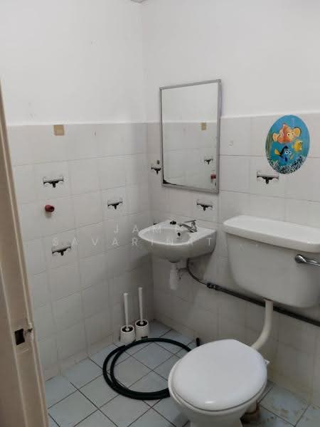 2-storey Terraced House for Rent in Bandar Kinrara Seksyen 5 (Bandar Kinrara) - James Savarinathan - Bathroom - PropertyGuru.com.my