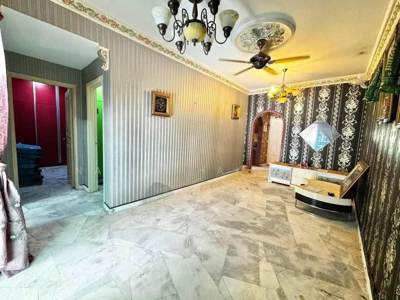 Pangsapuri untuk Dijual di Iris Apartment - Nazrin Hakimin - Living Room - PropertyGuru.com.my