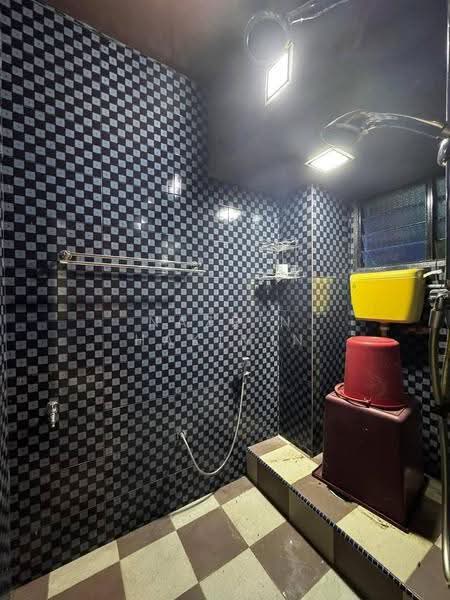 Pangsapuri untuk Dijual di Iris Apartment - Nazrin Hakimin - Bathroom - PropertyGuru.com.my