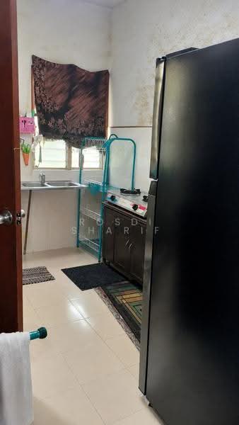 2-storey Terraced House for Sale in Taman Serendah Makmur (Serendah) - Rosdi Sharif - Kitchen - PropertyGuru.com.my