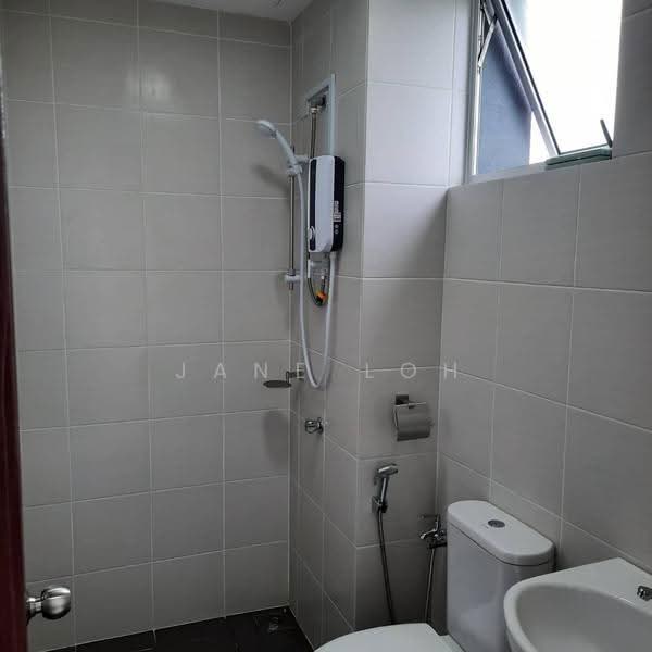 Pangsapuri untuk Disewa di Residensi Jalan Jubilee - Jane Loh - Bathroom - PropertyGuru.com.my