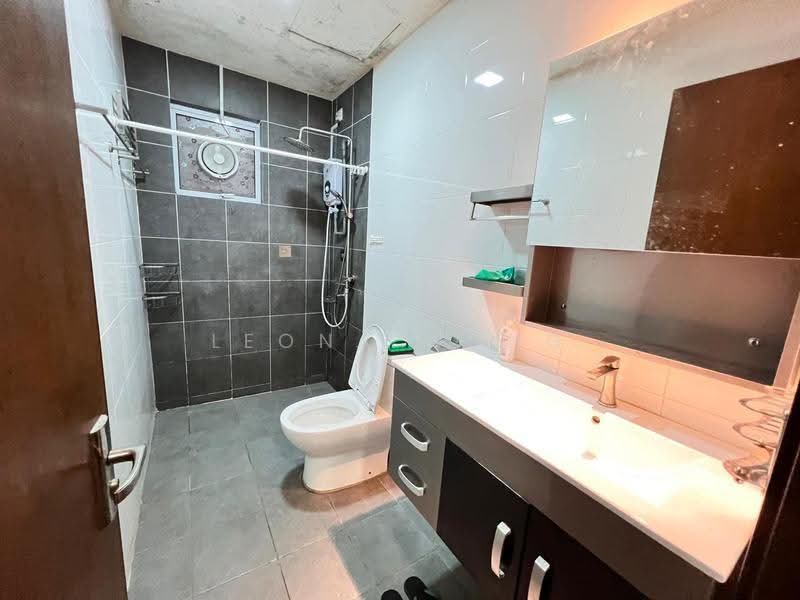 Kondominium untuk Dijual di Koi Prima Condominium - Leona Wong - Bathroom - PropertyGuru.com.my