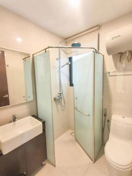 Kondominium untuk Dijual di Amberside @ Country Garden Danga Bay - Neilson Tan - Bathroom - PropertyGuru.com.my