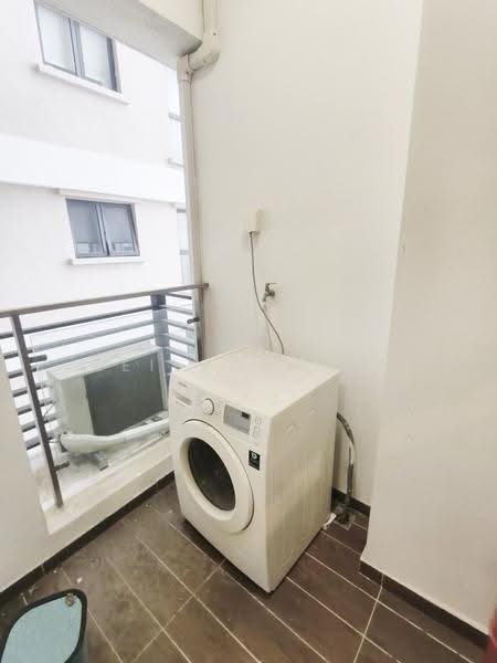 Kondominium untuk Dijual di Amberside @ Country Garden Danga Bay - Neilson Tan - Balcony - PropertyGuru.com.my