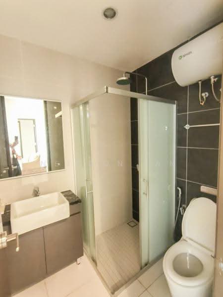 Kondominium untuk Dijual di Amberside @ Country Garden Danga Bay - Neilson Tan - Bathroom - PropertyGuru.com.my