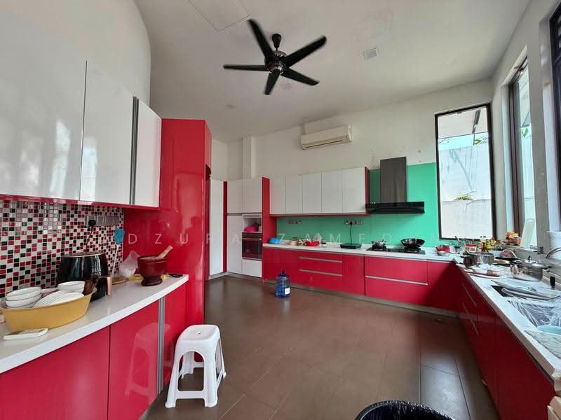 Rumah Banglo untuk Dijual di Taman Bukit Pantai (Bangsar) - Adzura Zamedin - Kitchen - PropertyGuru.com.my