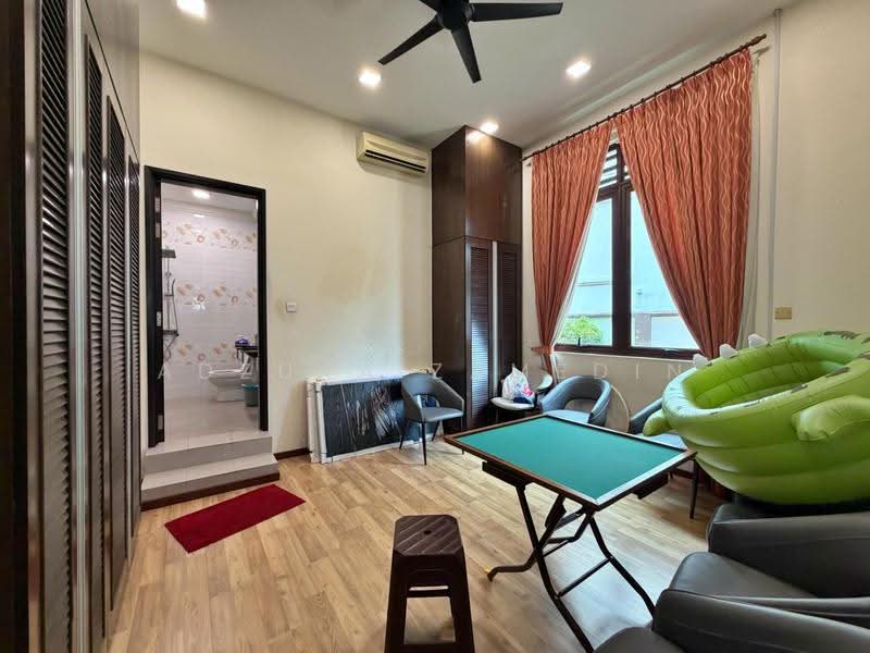 Rumah Banglo untuk Dijual di Taman Bukit Pantai (Bangsar) - Adzura Zamedin - Bathroom - PropertyGuru.com.my