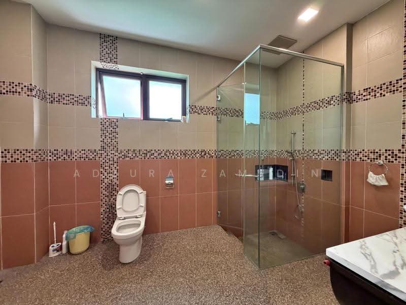 Rumah Banglo untuk Dijual di Taman Bukit Pantai (Bangsar) - Adzura Zamedin - Bathroom - PropertyGuru.com.my
