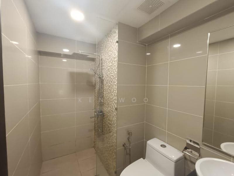 Service Residence for Sale at D'Latour - Ken Woo - Bathroom - PropertyGuru.com.my
