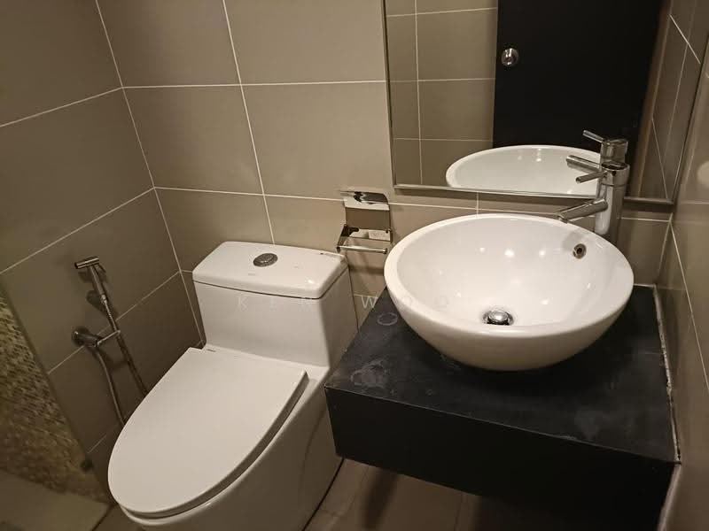 Service Residence for Sale at D'Latour - Ken Woo - Bathroom - PropertyGuru.com.my