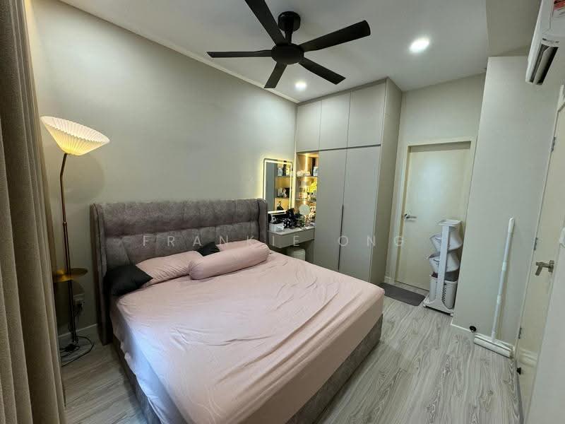 Kediaman Servis untuk Dijual di Meta City - Frankie Ong - Bedroom - PropertyGuru.com.my