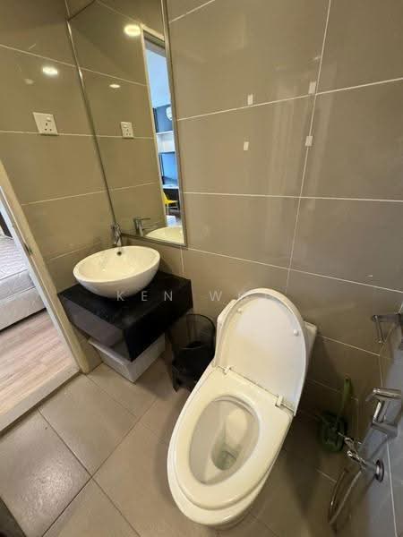 Service Residence for Sale at D'Latour - Ken Woo - Bathroom - PropertyGuru.com.my