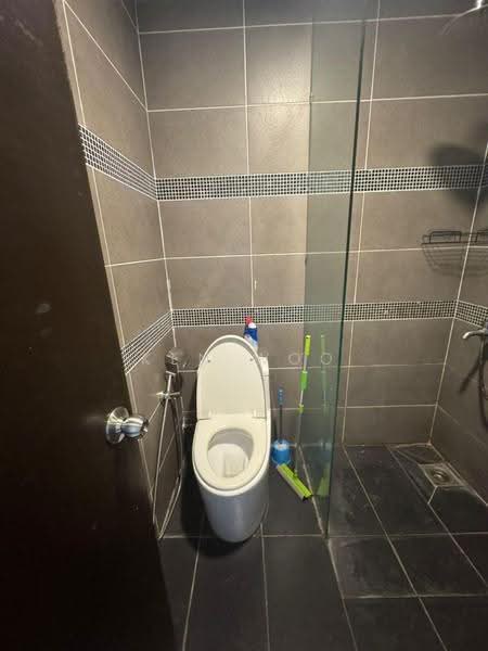 Service Residence for Sale at D'Latour - Ken Woo - Bathroom - PropertyGuru.com.my