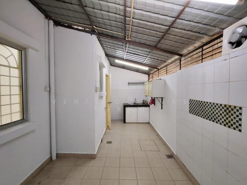 2-storey Terraced House for Sale in Setia Alam (Selangor) - Veni Foo Yoke Fuang - Kitchen - PropertyGuru.com.my