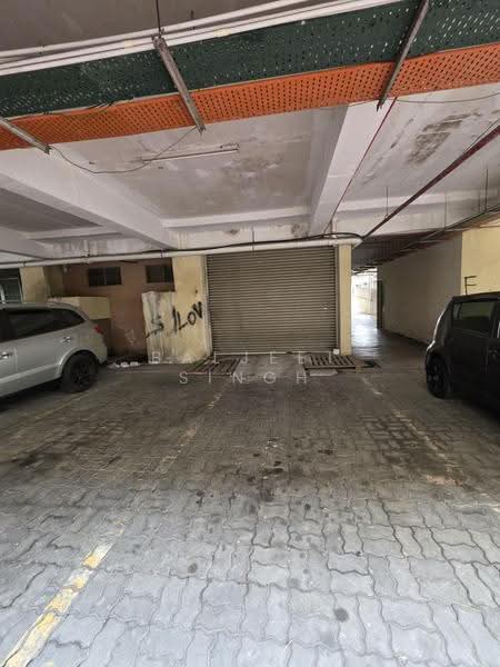 Shop for Sale in Bandar Kinrara (Selangor) - Baljeet Singh - Car Park - PropertyGuru.com.my