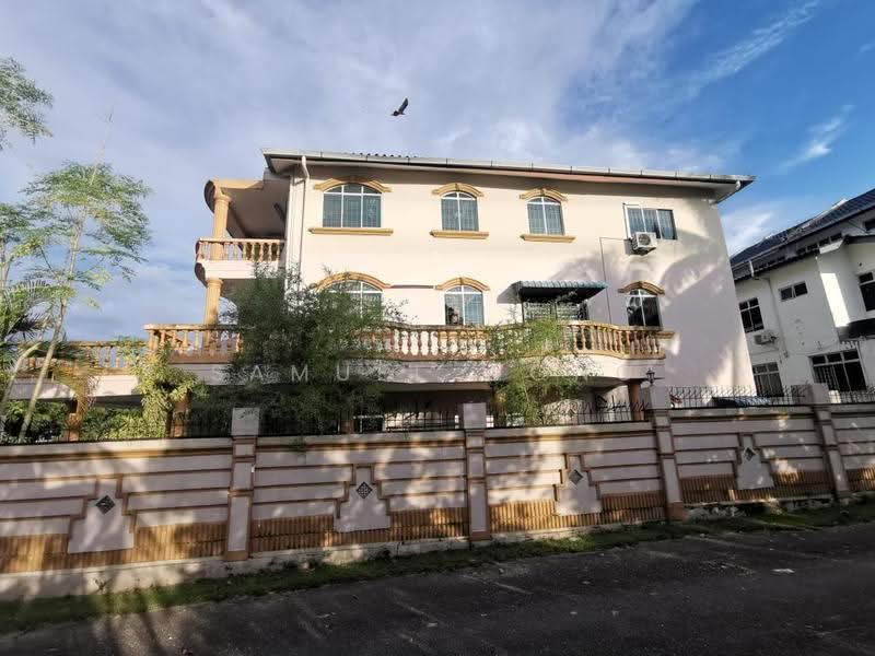 3-storey Terraced House for Sale in Taman Pulai Utama (Skudai) - Samuel Wong - PropertyGuru.com.my