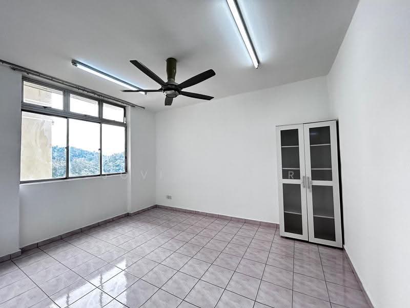 Kondominium untuk Disewa di Venice Hill - Jovin Cheor - Living Room - PropertyGuru.com.my