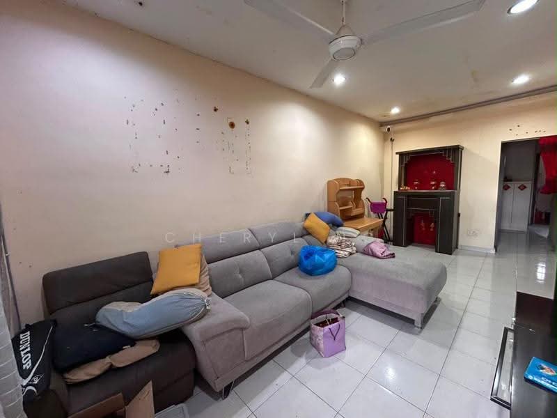 1-storey Terraced House for Rent in Bandar Jaya Putra (Johor Bahru) - Cheryl Ng - Living Room - PropertyGuru.com.my