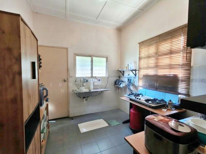 Rumah Berkembar untuk Dijual di Taman Desaria (Nilai) - Herman Sazwan Nor Rahim - Kitchen - PropertyGuru.com.my