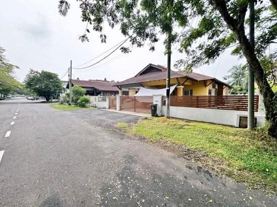 Jalan Desaria, Taman Desaria, Nilai, Negeri Sembilan