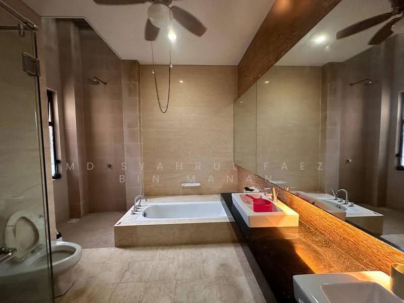 Semi-Detached House for Rent in Desa Sri Hartamas (Sri Hartamas) - Md Syahrul Faez Bin Manan - Bathroom - PropertyGuru.com.my