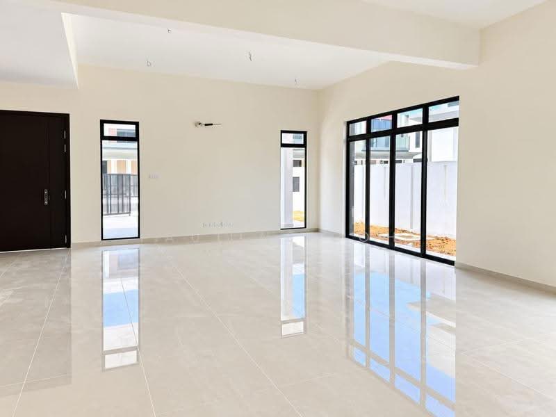 Rumah Berkembar untuk Dijual di Taman Sutera Utama (Skudai) - Pauline Goh - Living Room - PropertyGuru.com.my