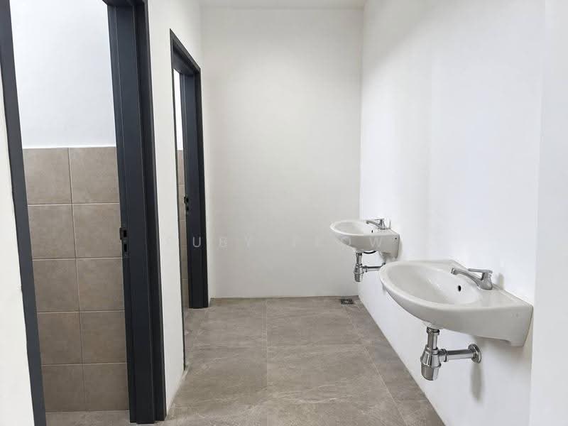 Kedai untuk Disewa di Bandar Nusa Jaya (Iskandar Puteri (Nusajaya)) - Ruby Teow - Bathroom - PropertyGuru.com.my